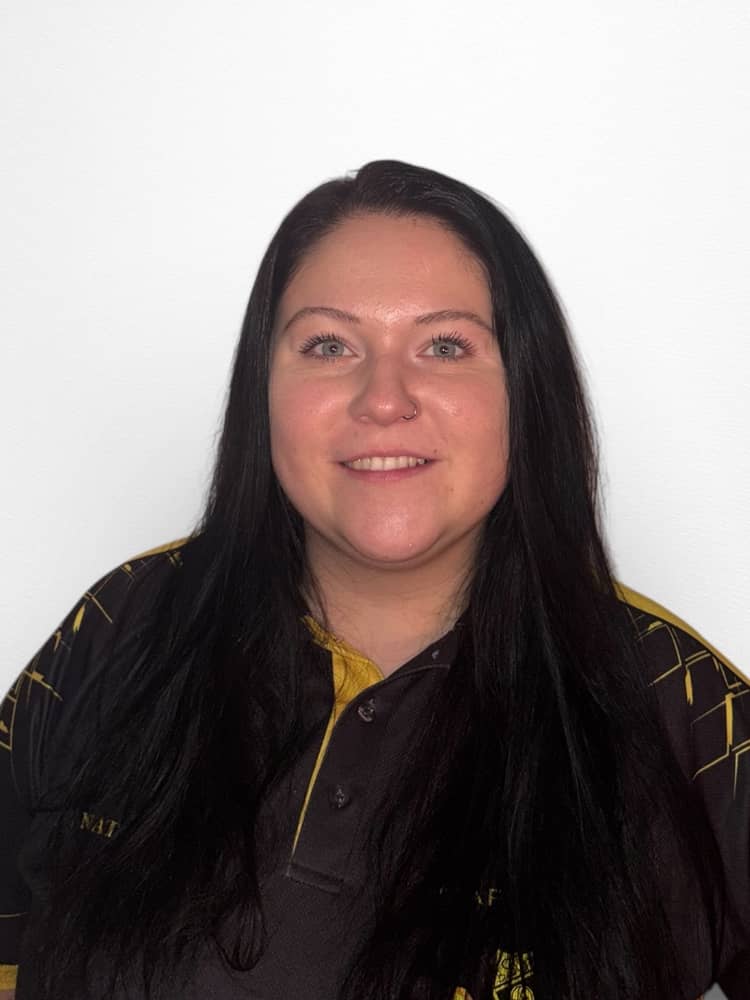 Nathalie Brüstle: Ausschussmitglied und Übungsleitung AD Damenfußball & Dartspielerin bei DC Black and Yellow